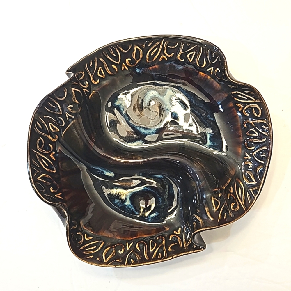 Hilborn Drip Glaze Piched Serving Dish